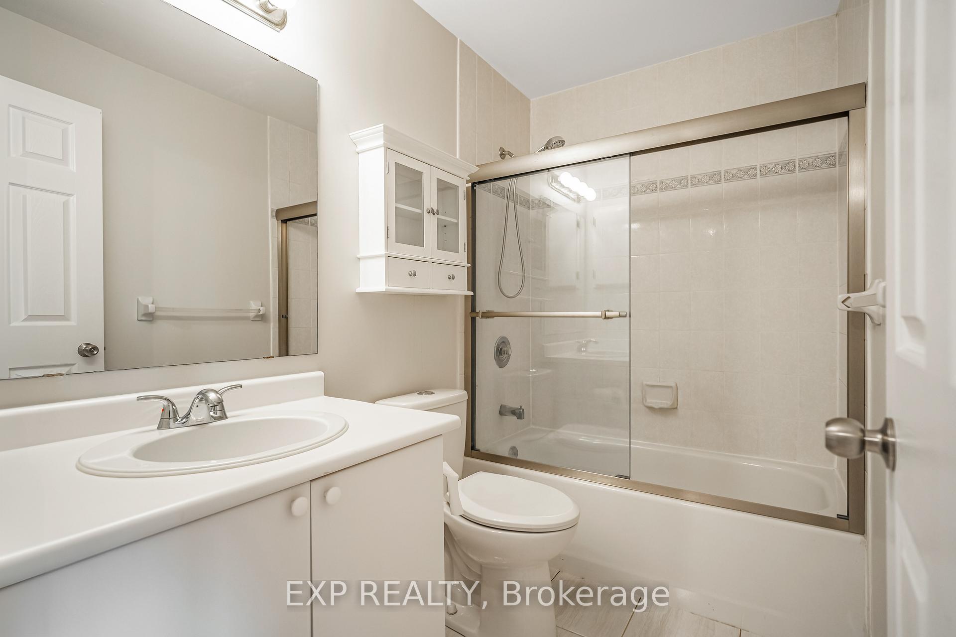 Photo 25 of 114 Corsica Private, Ottawa, Riverview Park — HOMEH