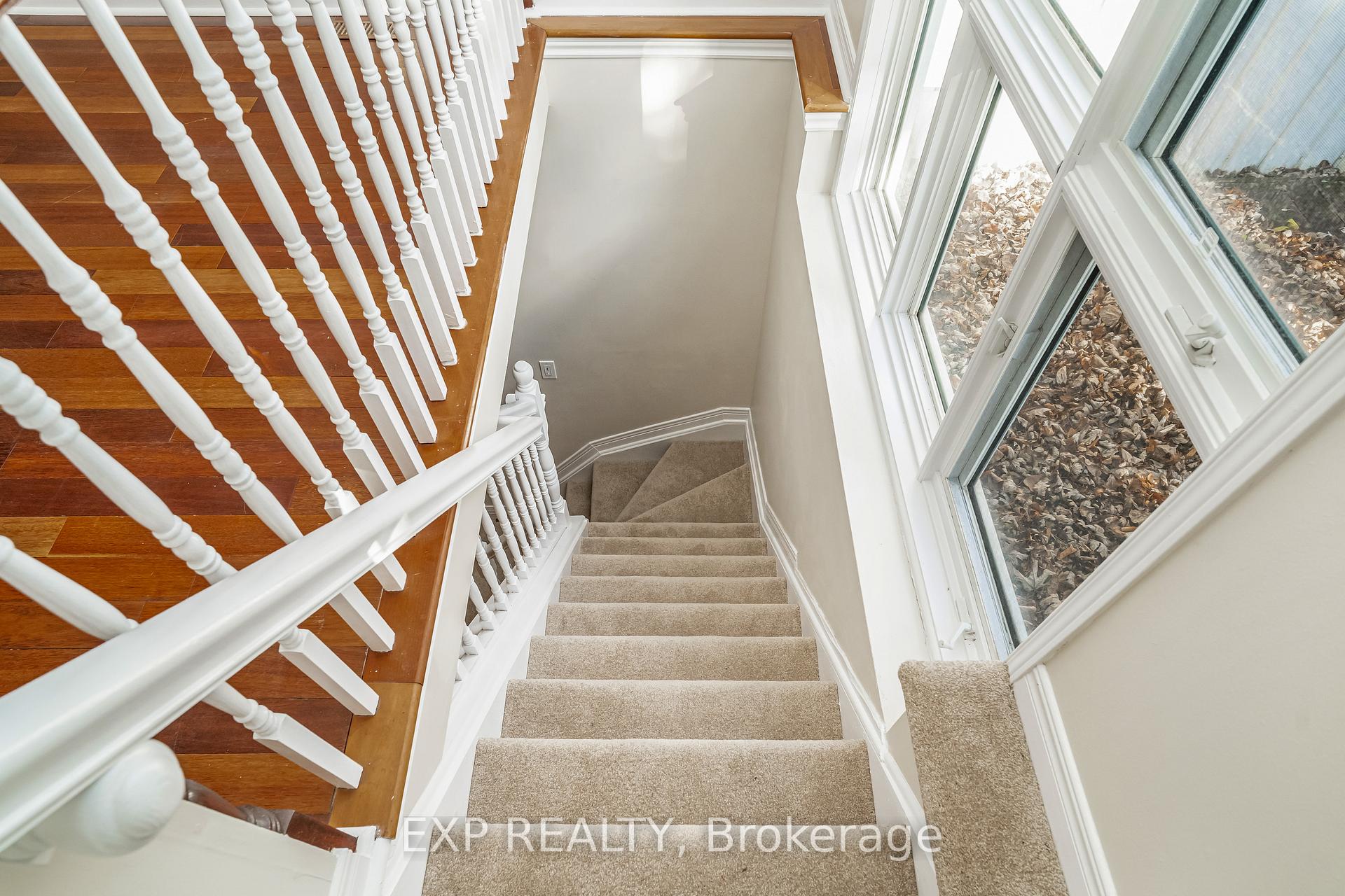 Photo 18 of 114 Corsica Private, Ottawa, Riverview Park — HOMEH