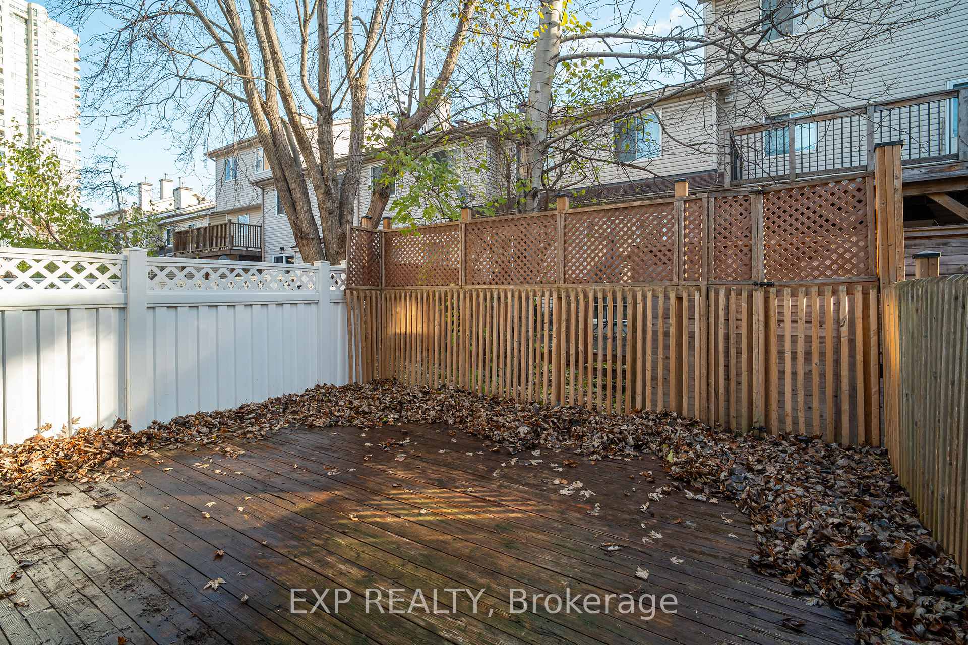 Photo 23 of 114 Corsica Private, Ottawa, Riverview Park — HOMEH