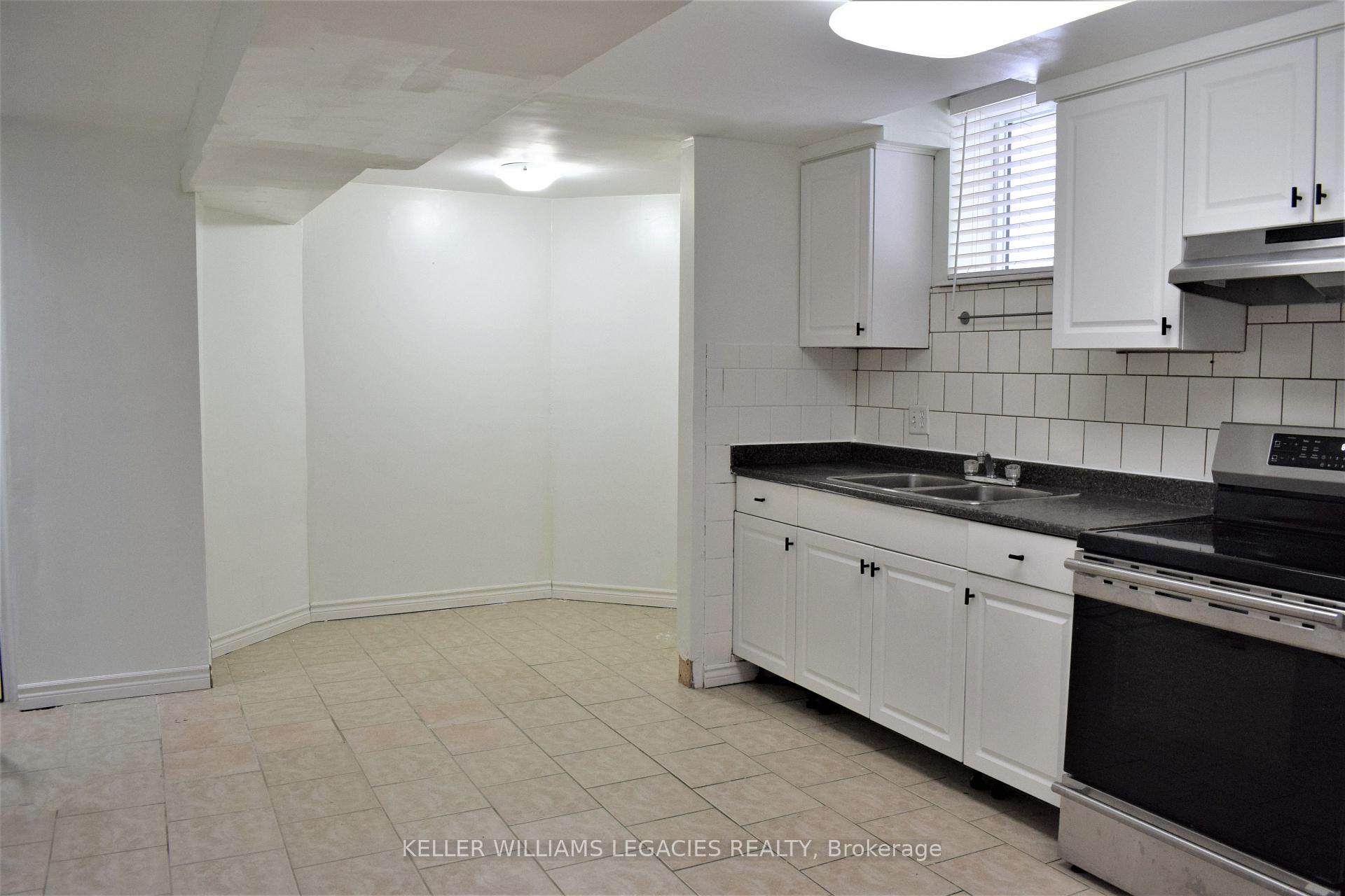 Photo 3 of 54 Equator Crescent, Vaughan, Vellore Village — HOMEH
