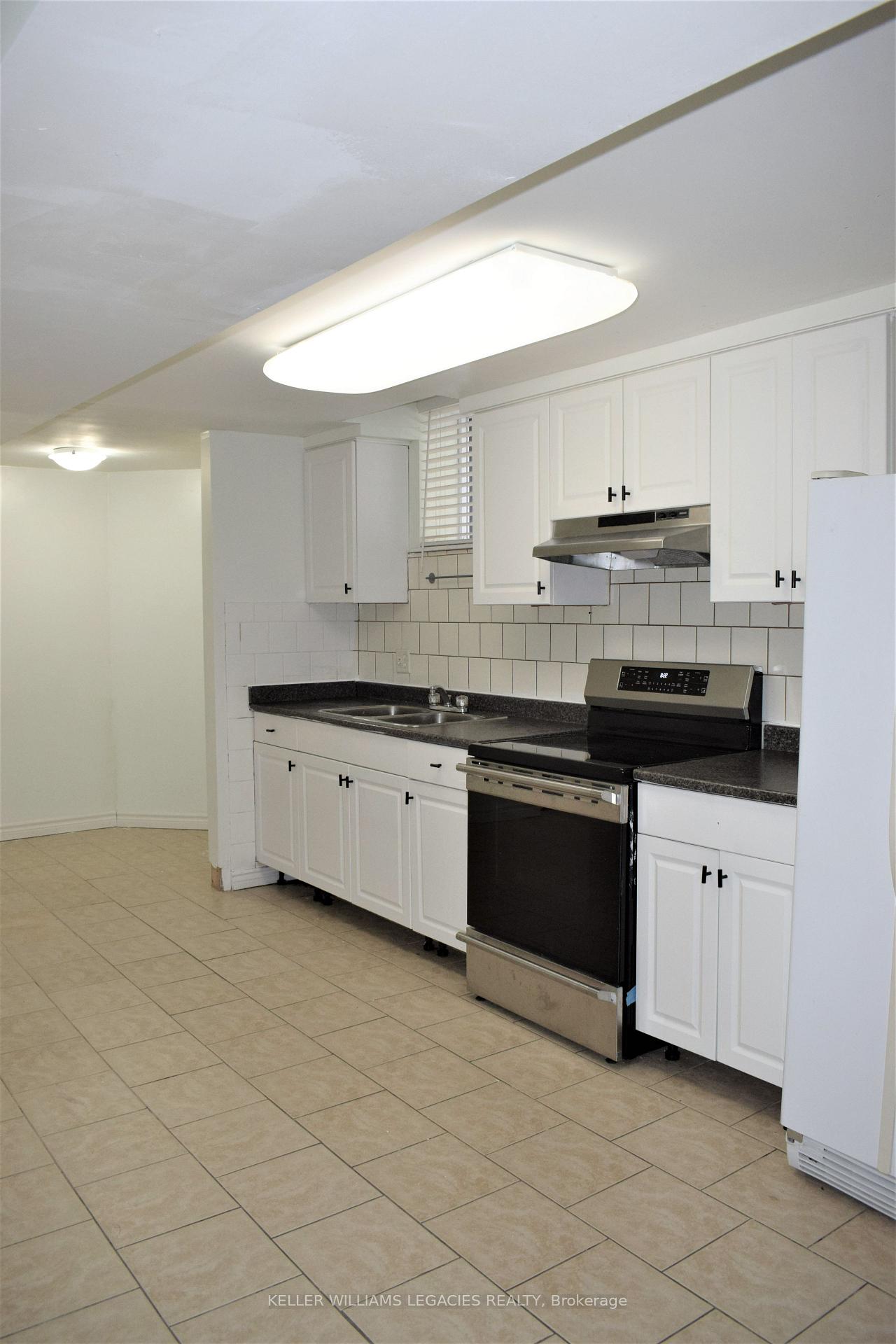Photo 5 of 54 Equator Crescent, Vaughan, Vellore Village — HOMEH