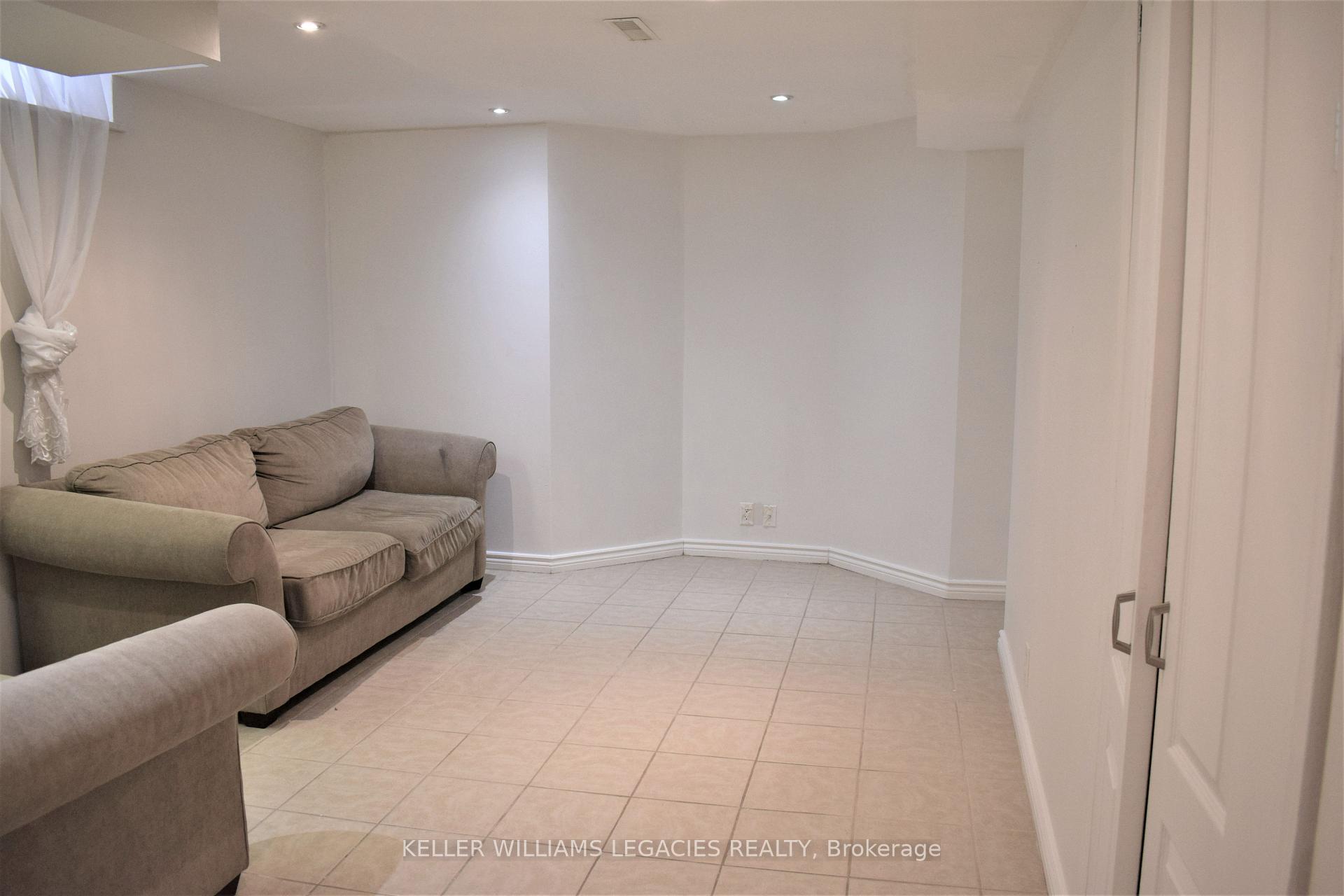 Photo 6 of 54 Equator Crescent, Vaughan, Vellore Village — HOMEH