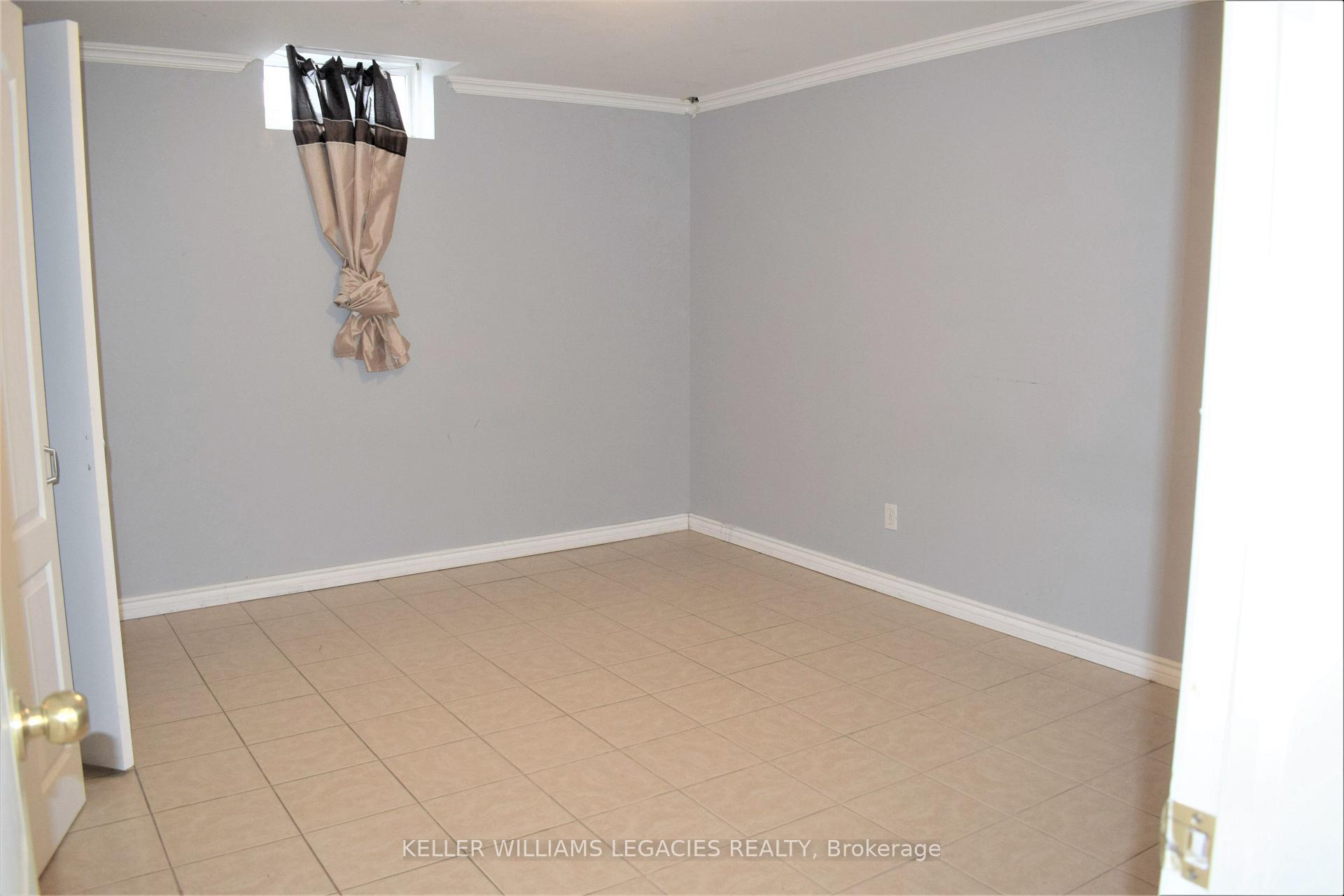 Photo 8 of 54 Equator Crescent, Vaughan, Vellore Village — HOMEH