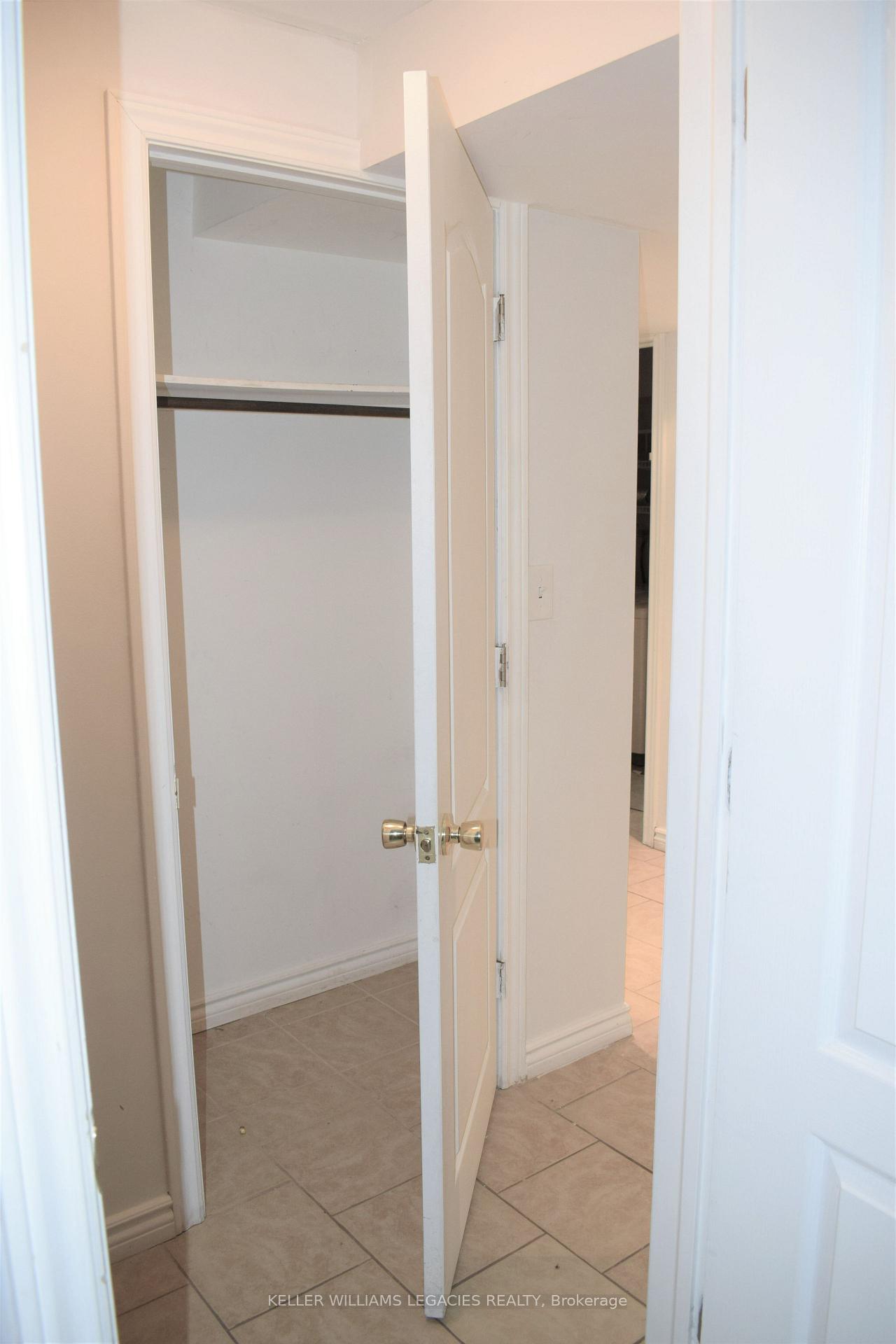 Photo 12 of 54 Equator Crescent, Vaughan, Vellore Village — HOMEH