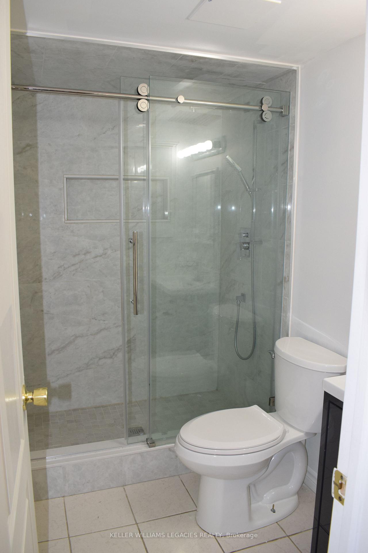Photo 16 of 54 Equator Crescent, Vaughan, Vellore Village — HOMEH