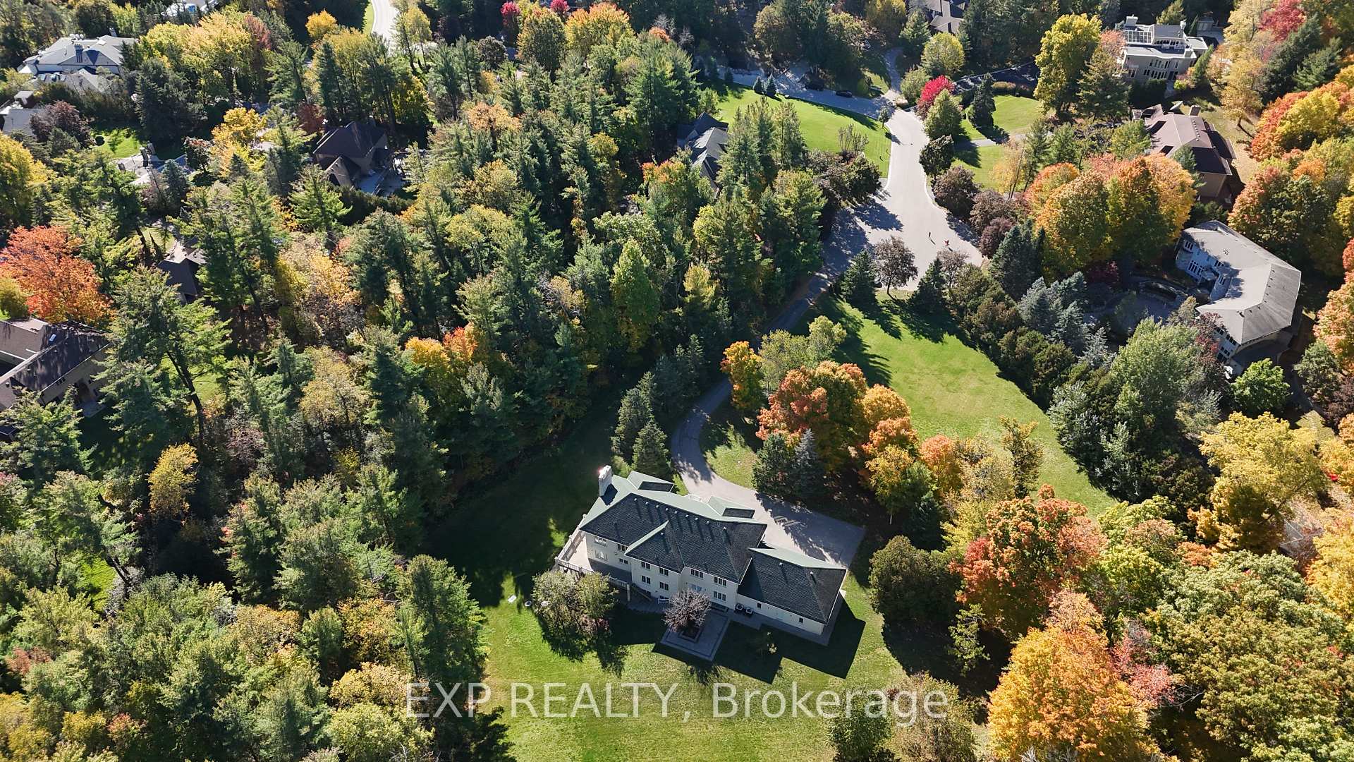 Photo 2 of 77 Silver Fox Place, Vaughan, Rural Vaughan — HOMEH