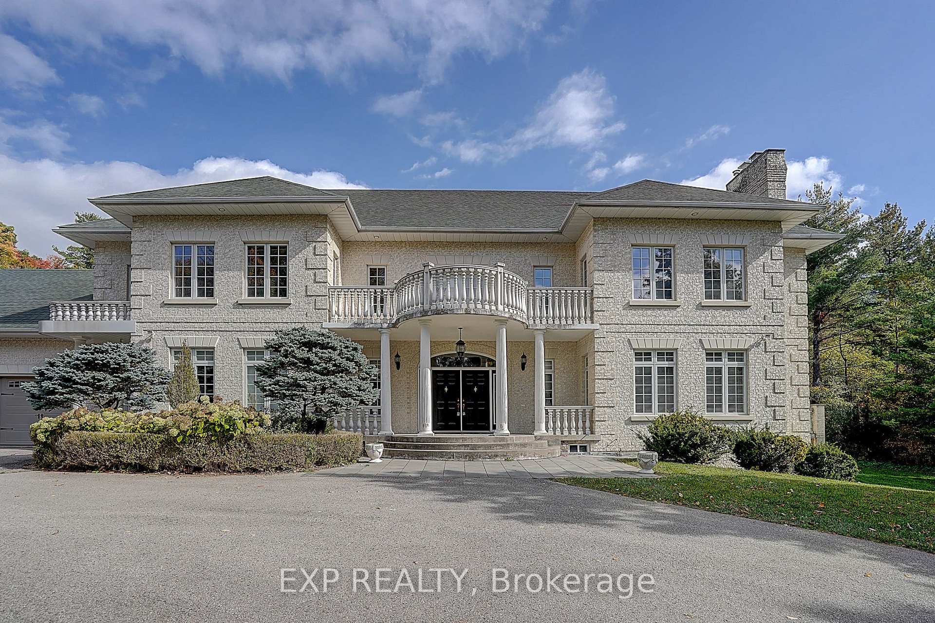 Photo 3 of 77 Silver Fox Place, Vaughan, Rural Vaughan — HOMEH