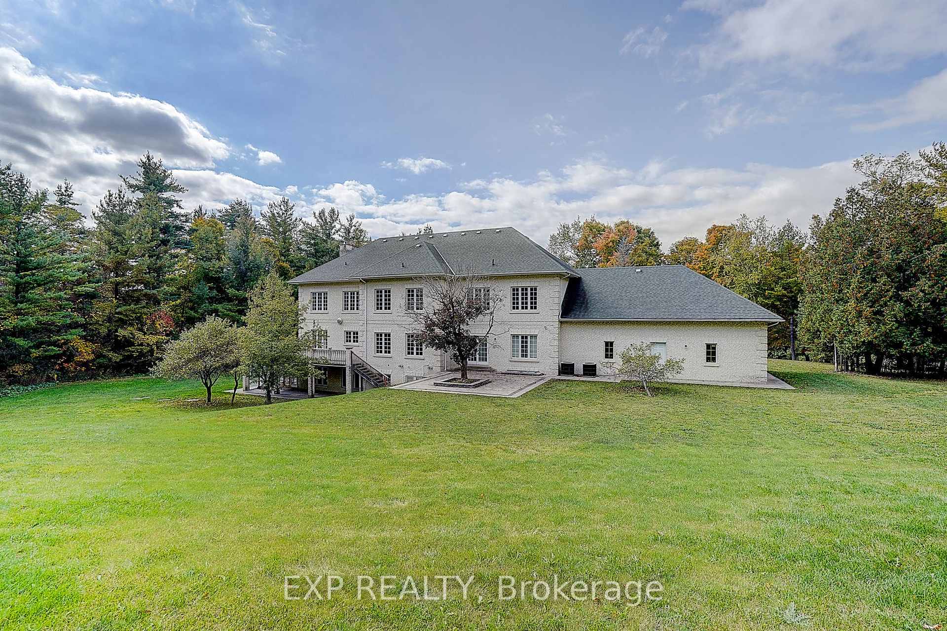 Photo 5 of 77 Silver Fox Place, Vaughan, Rural Vaughan — HOMEH