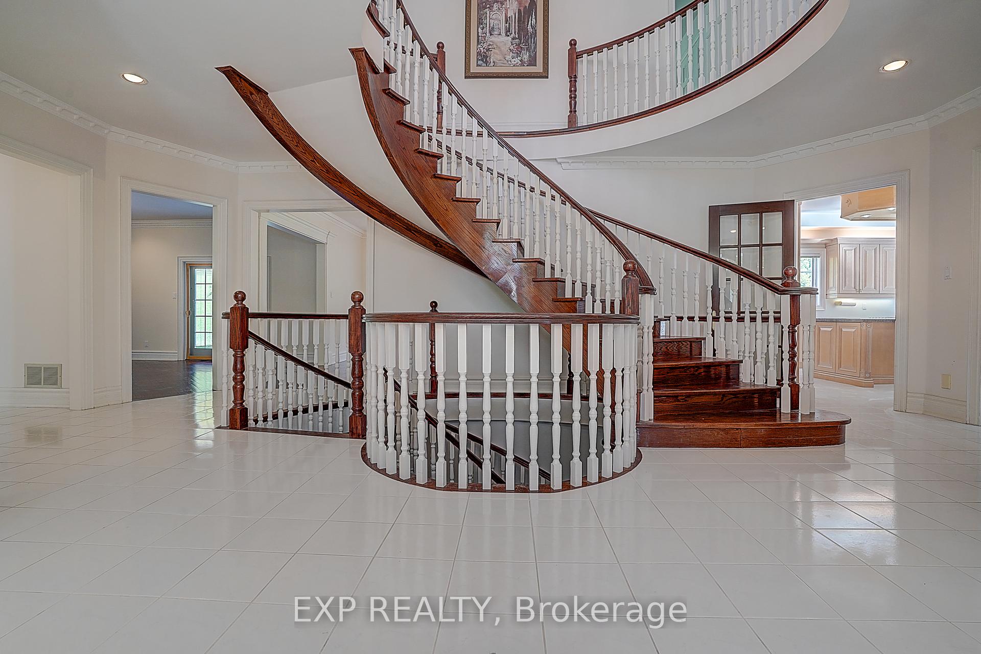 Photo 7 of 77 Silver Fox Place, Vaughan, Rural Vaughan — HOMEH