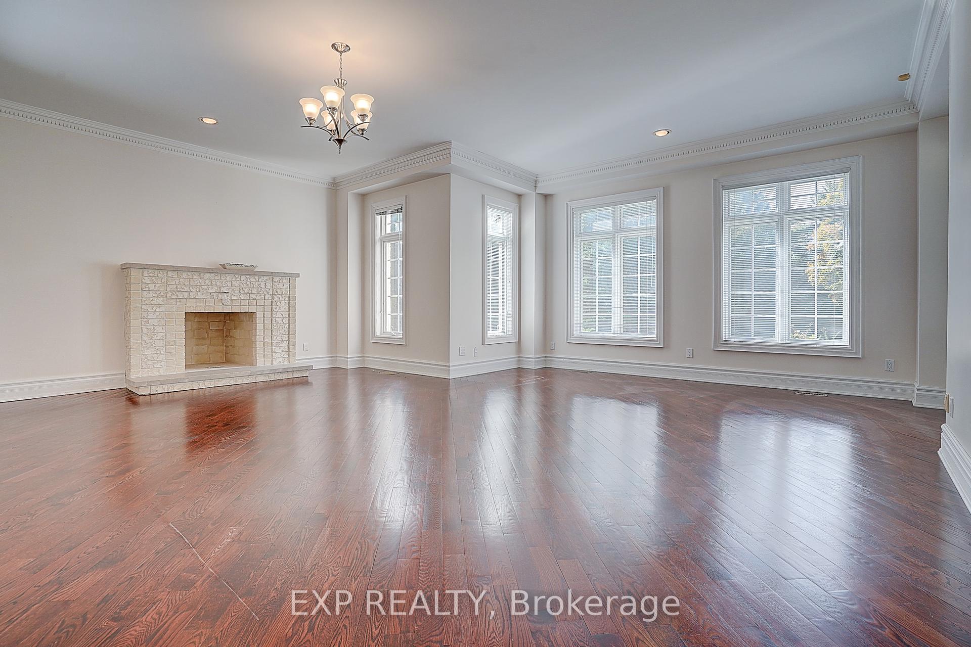 Photo 8 of 77 Silver Fox Place, Vaughan, Rural Vaughan — HOMEH
