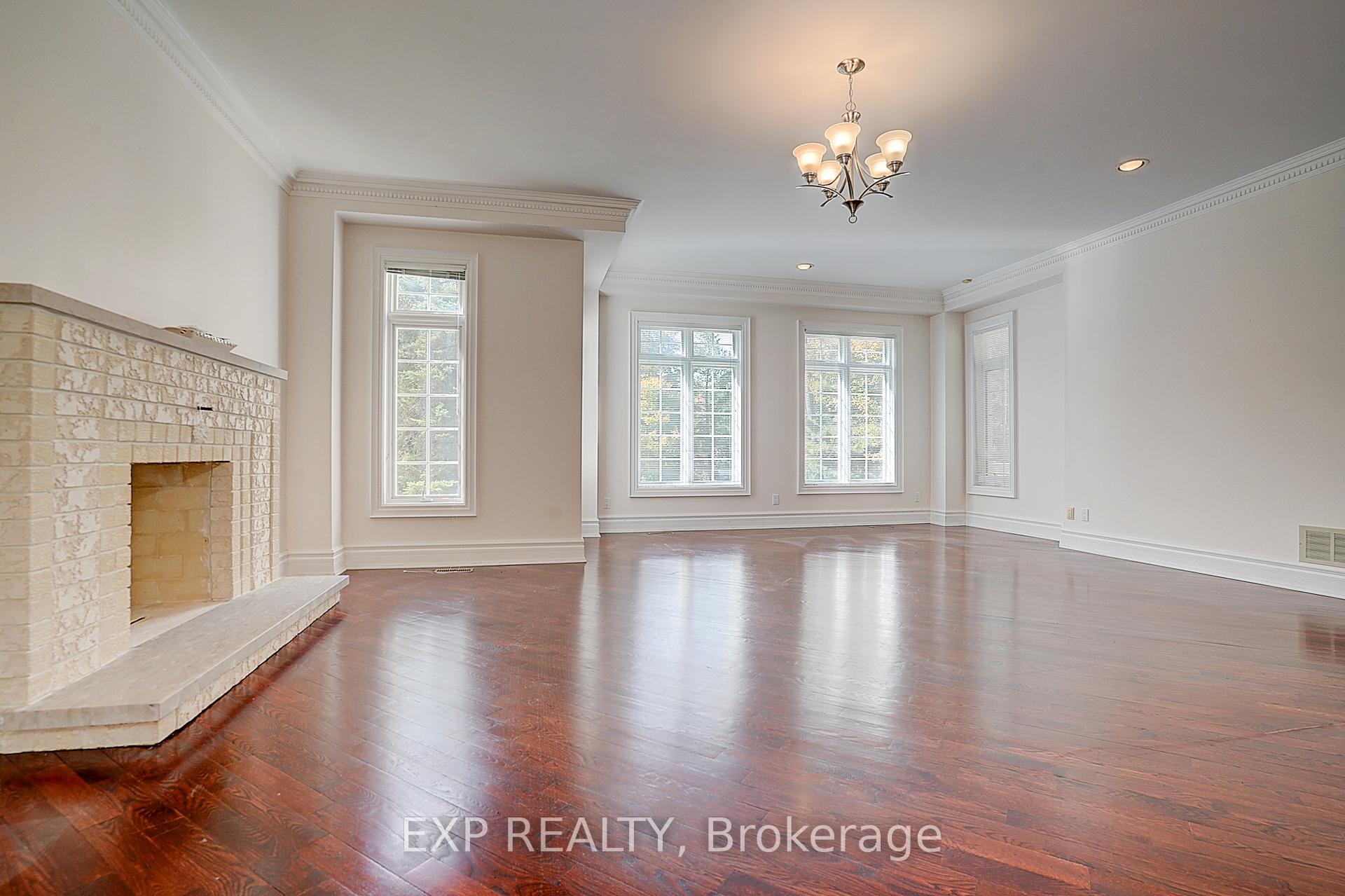 Photo 9 of 77 Silver Fox Place, Vaughan, Rural Vaughan — HOMEH