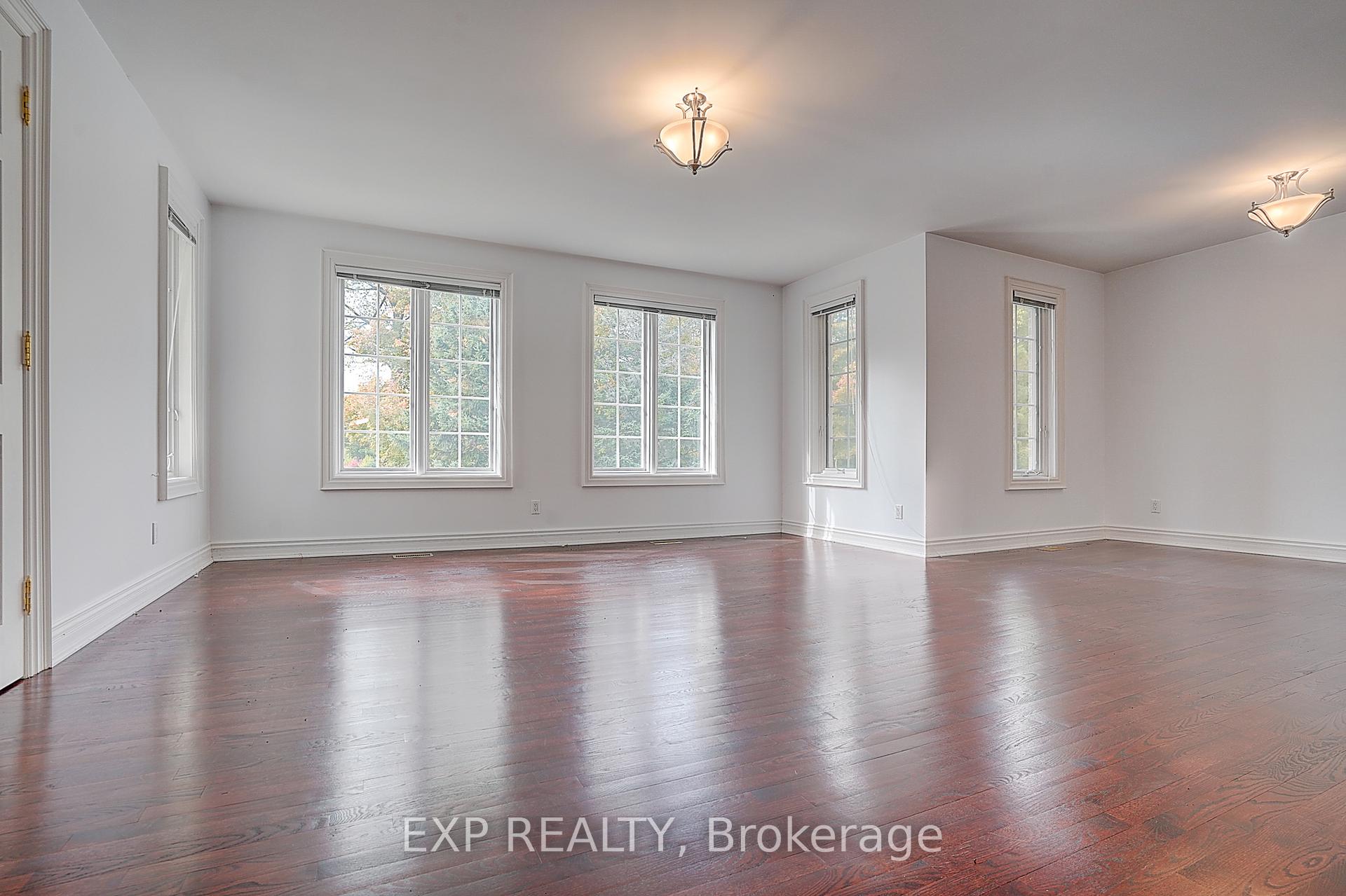 Photo 10 of 77 Silver Fox Place, Vaughan, Rural Vaughan — HOMEH