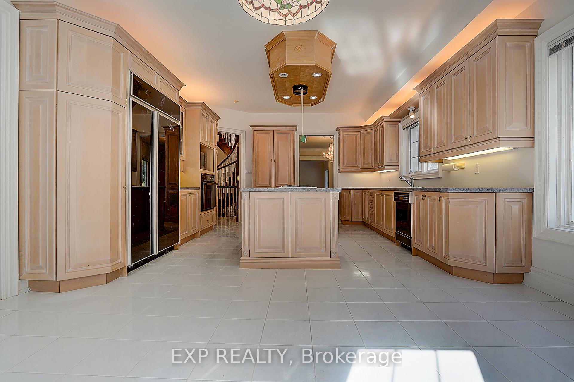 Photo 12 of 77 Silver Fox Place, Vaughan, Rural Vaughan — HOMEH