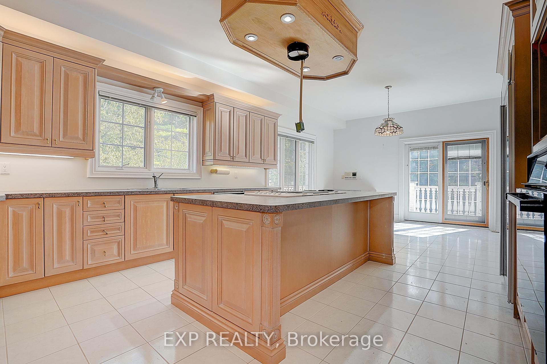 Photo 13 of 77 Silver Fox Place, Vaughan, Rural Vaughan — HOMEH
