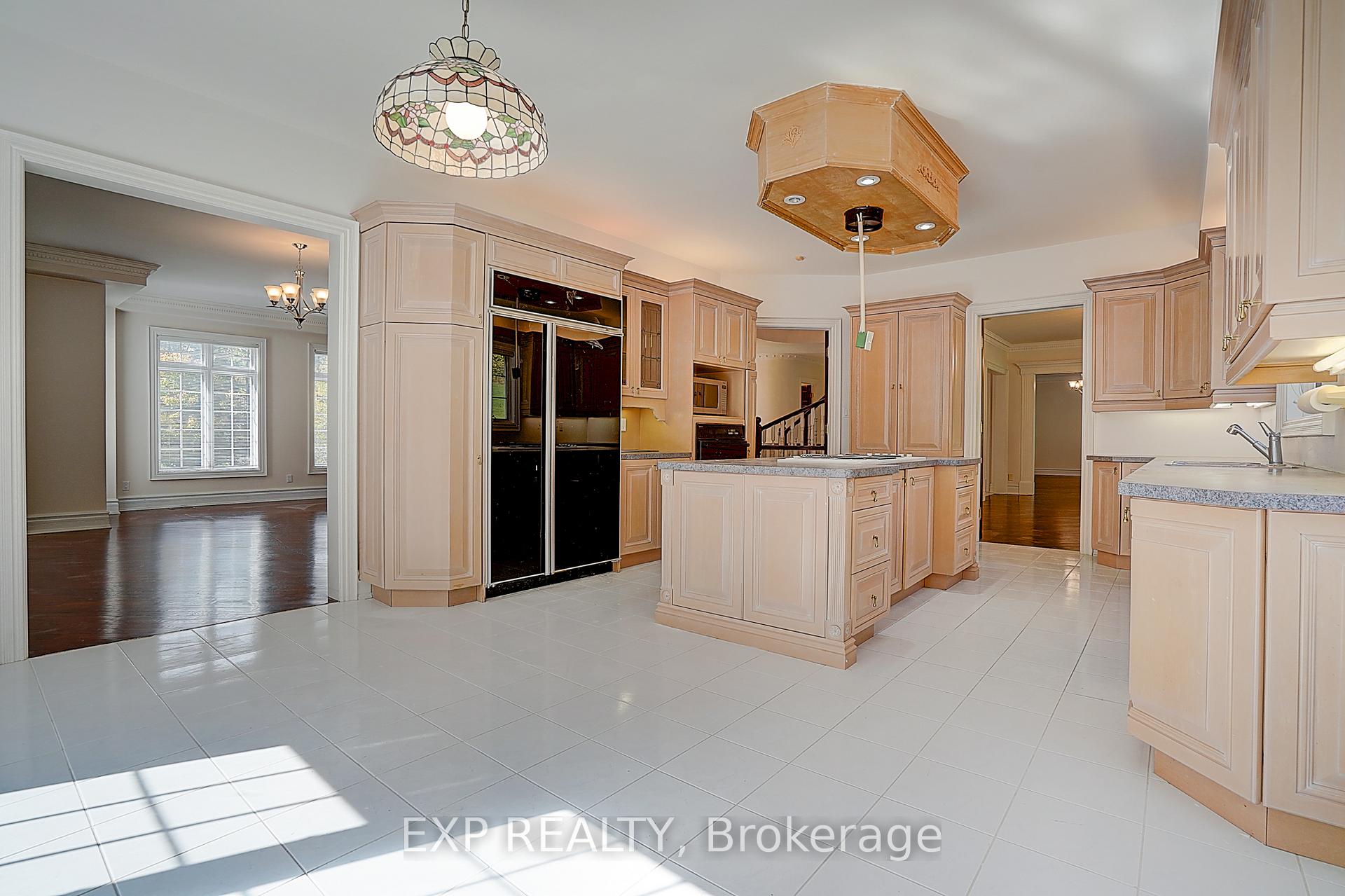 Photo 14 of 77 Silver Fox Place, Vaughan, Rural Vaughan — HOMEH