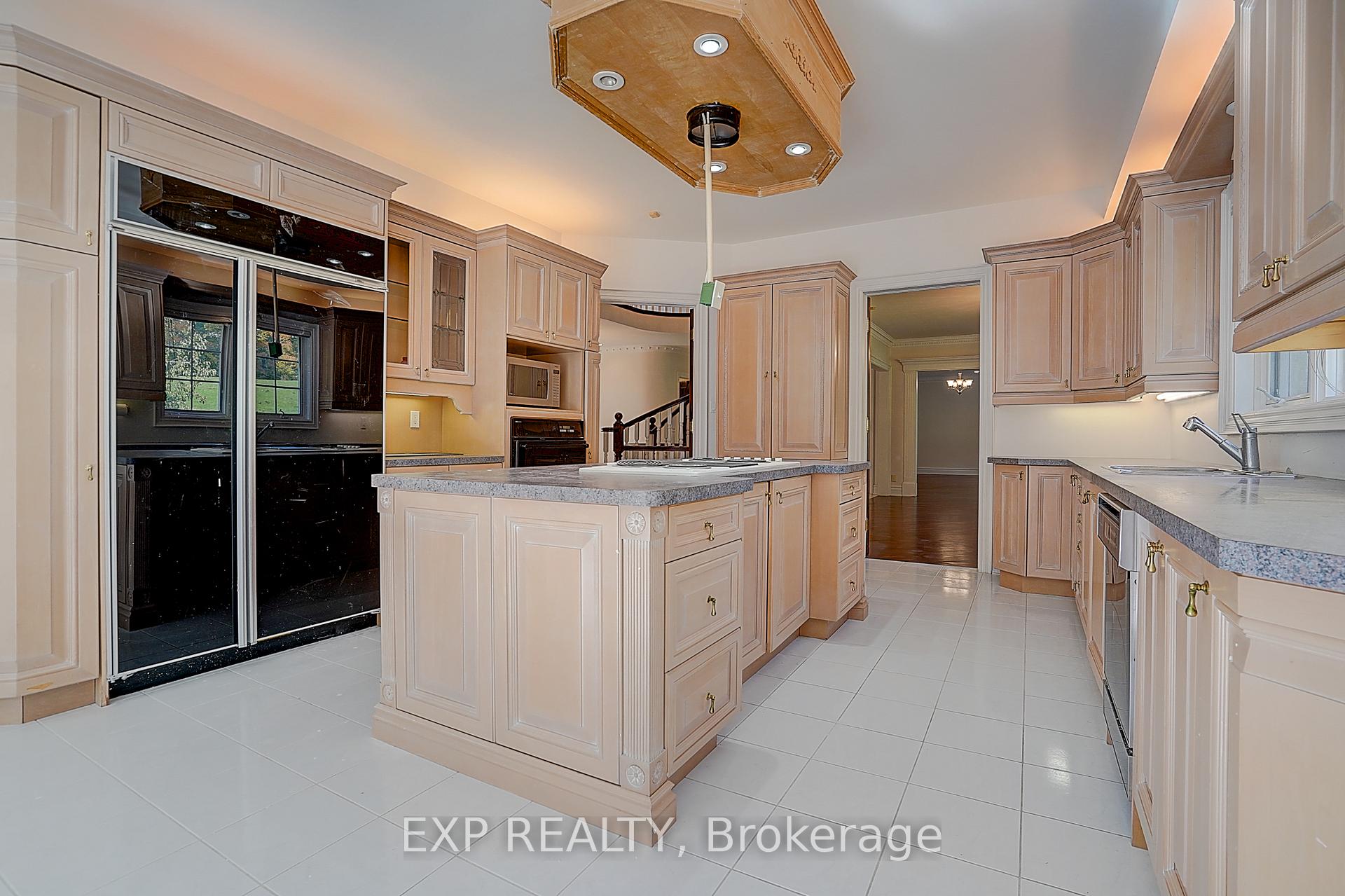 Photo 16 of 77 Silver Fox Place, Vaughan, Rural Vaughan — HOMEH