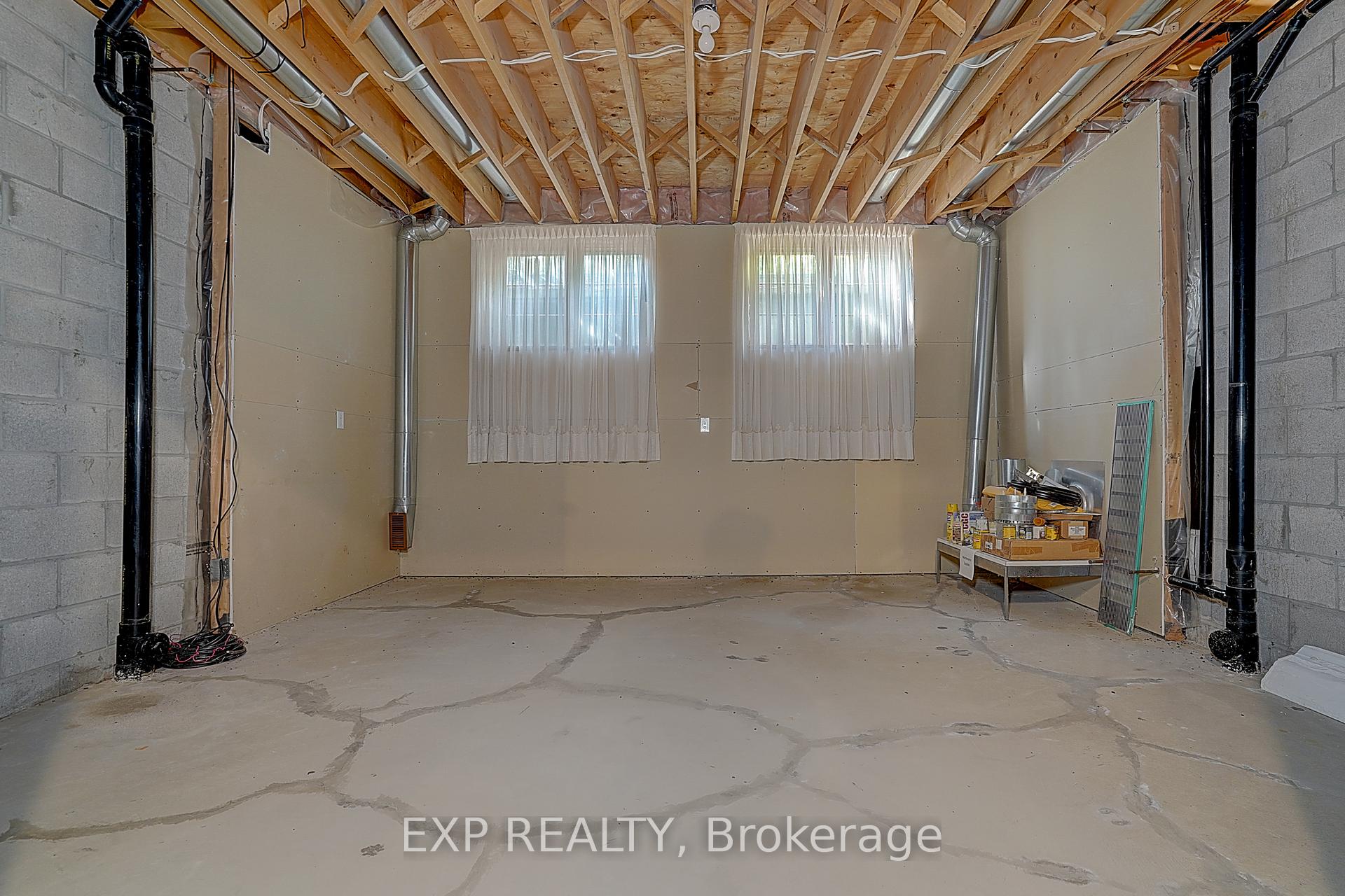 Photo 34 of 77 Silver Fox Place, Vaughan, Rural Vaughan — HOMEH
