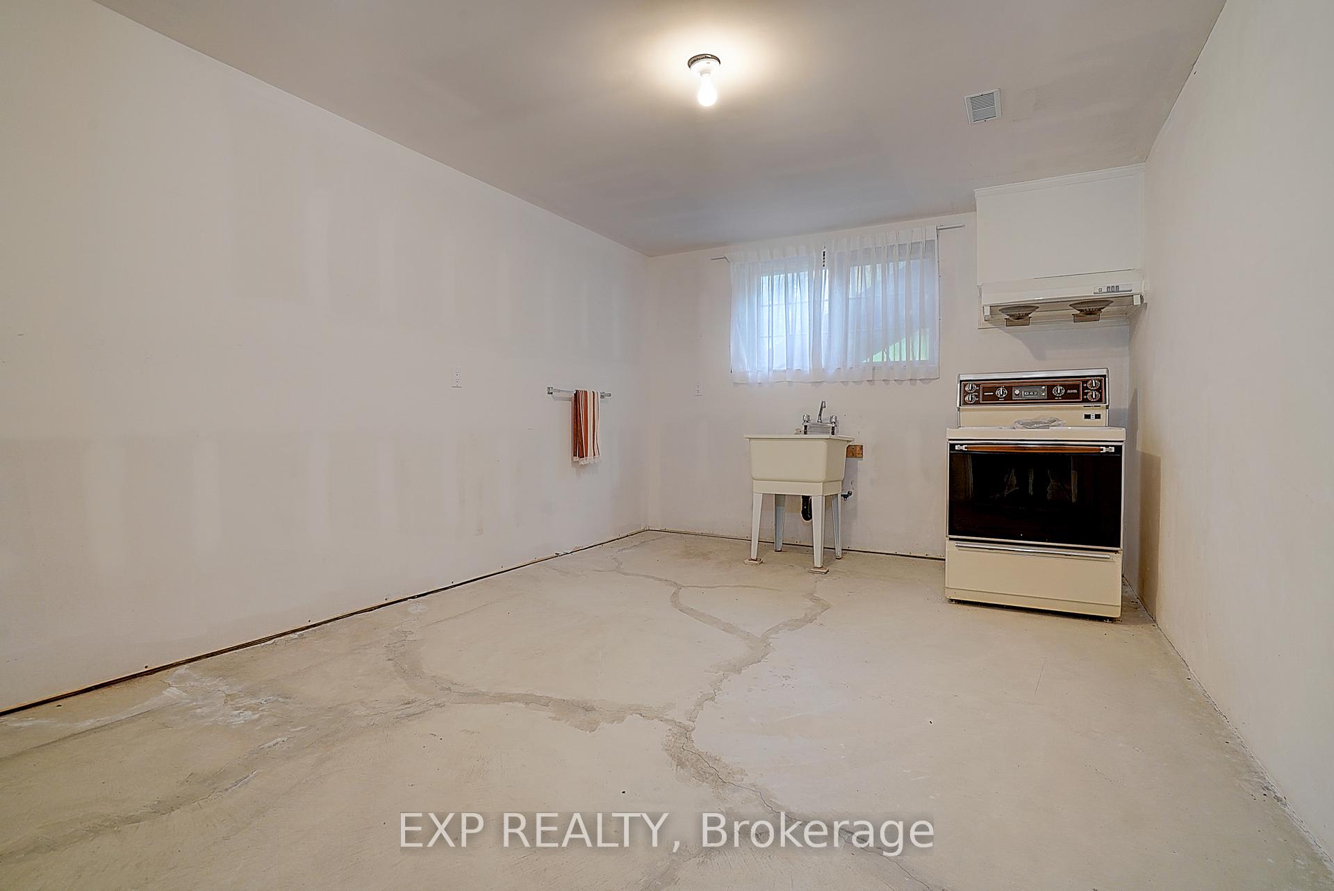 Photo 37 of 77 Silver Fox Place, Vaughan, Rural Vaughan — HOMEH