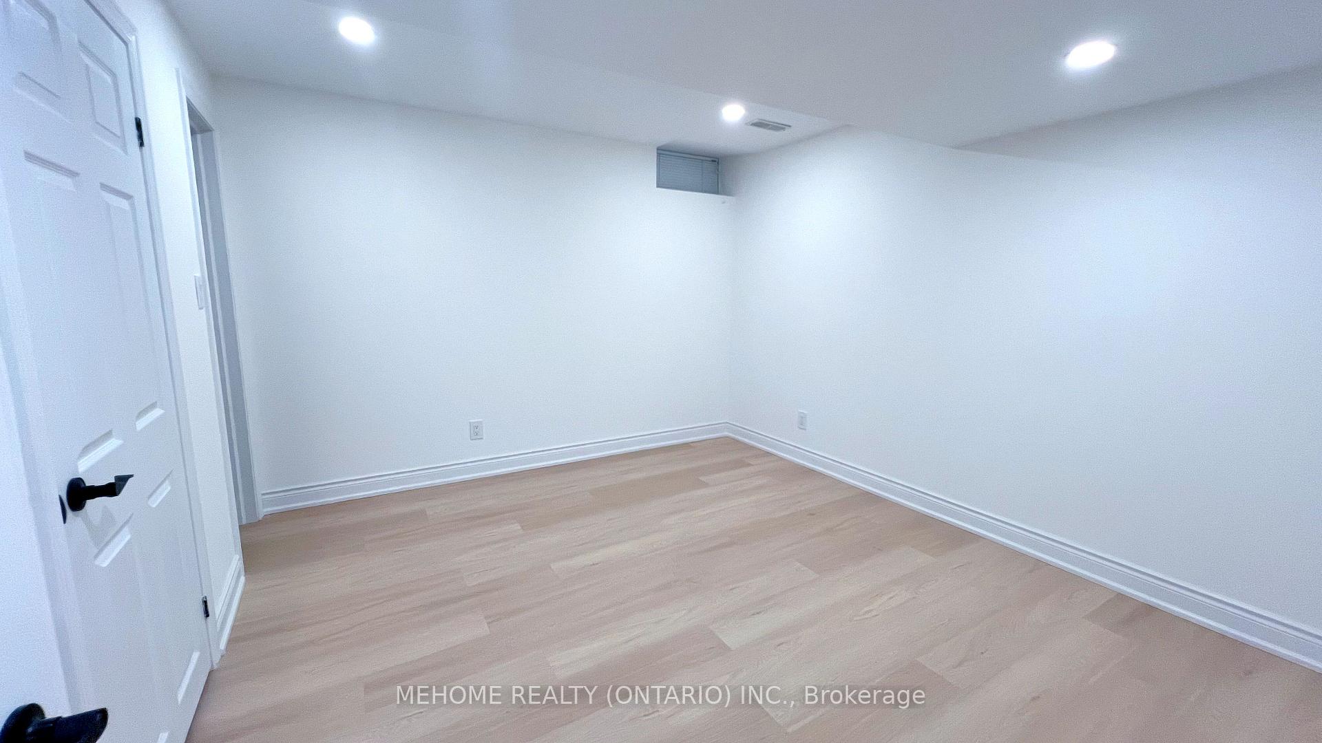 Photo 14 of Unit Walkout Basement, 65 Knightshade Drive, Vaughan, Patterson — HOMEH