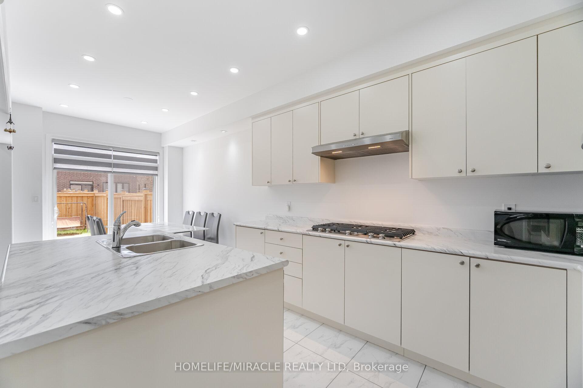 Photo 9 of 33 Closson Drive, Whitby, Rural Whitby — HOMEH