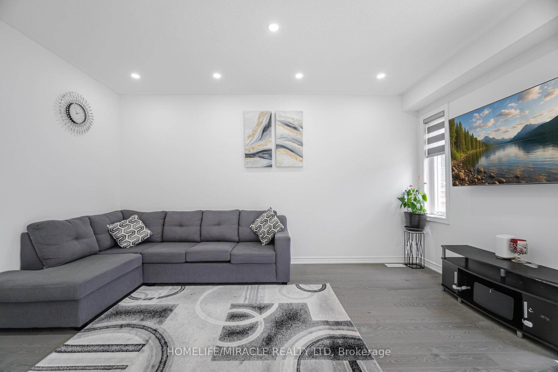 Photo 17 of 33 Closson Drive, Whitby, Rural Whitby — HOMEH