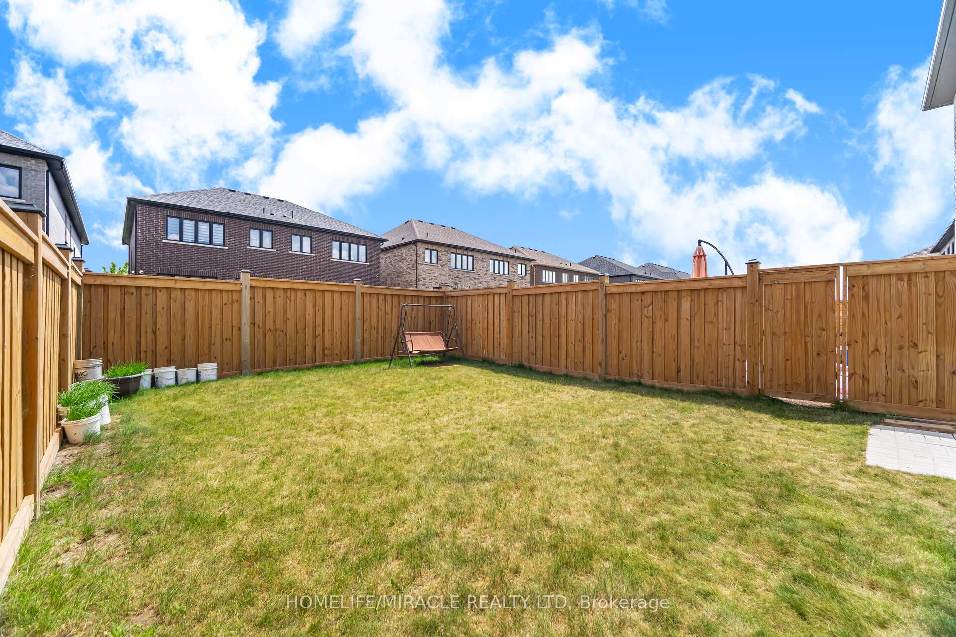Photo 41 of 33 Closson Drive, Whitby, Rural Whitby — HOMEH