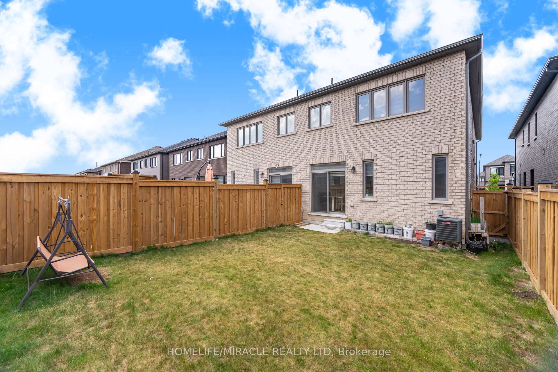 Photo 45 of 33 Closson Drive, Whitby, Rural Whitby — HOMEH