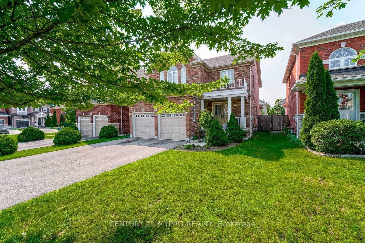 Photo 3 of 54 Gabrielle Crescent, Whitby, Rolling Acres — HOMEH