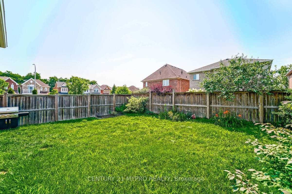 Photo 20 of 54 Gabrielle Crescent, Whitby, Rolling Acres — HOMEH