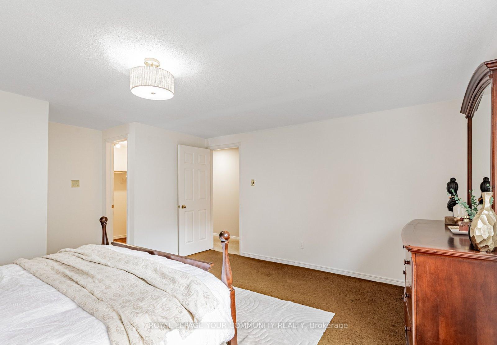 Photo 11 of 46 Peter Andrew Crescent, Vaughan, Brownridge — HOMEH