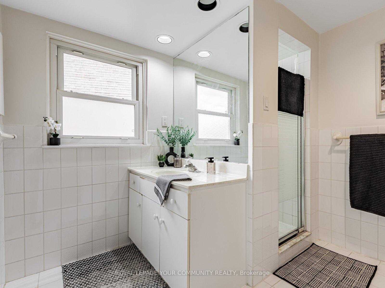 Photo 14 of 46 Peter Andrew Crescent, Vaughan, Brownridge — HOMEH