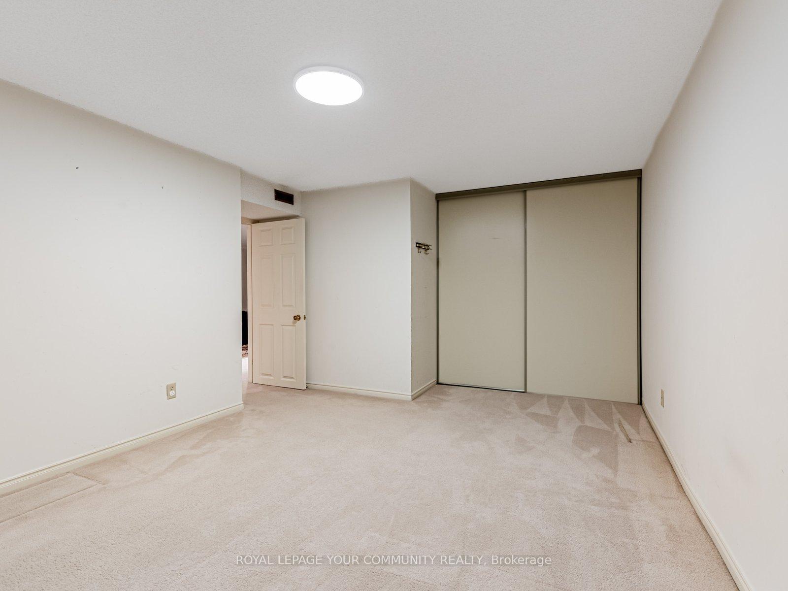 Photo 18 of 46 Peter Andrew Crescent, Vaughan, Brownridge — HOMEH