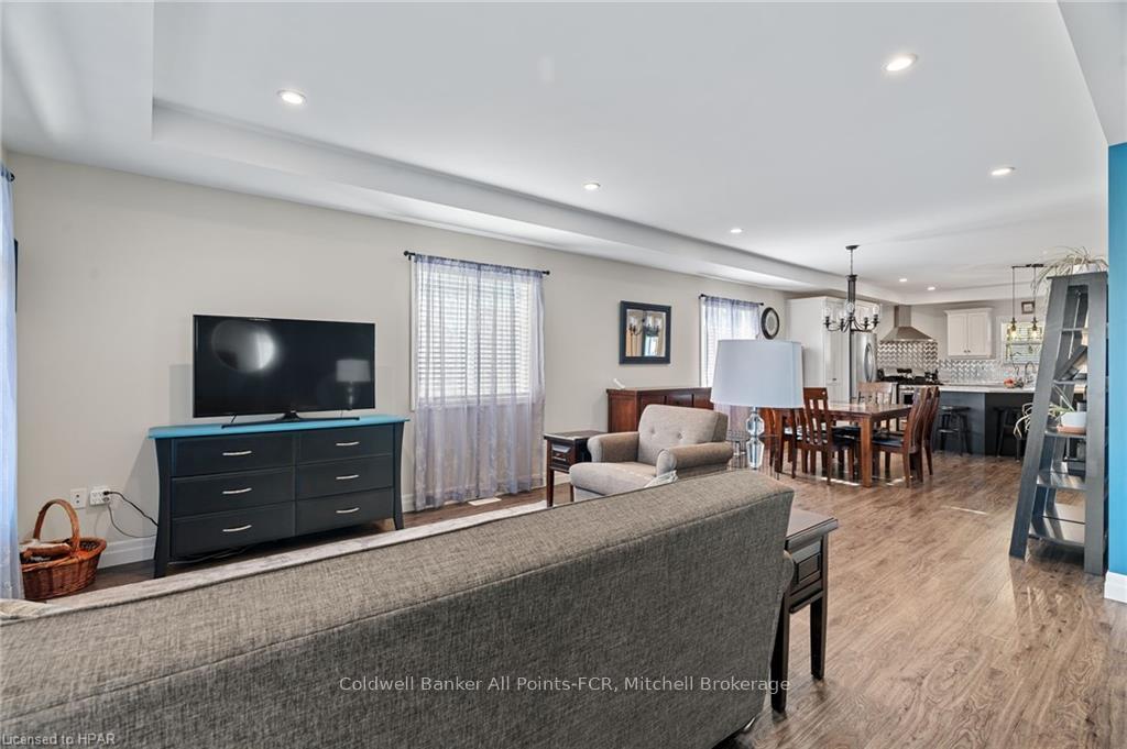 Photo 8 of 19 Pickett Court, West Perth, Mitchell — HOMEH
