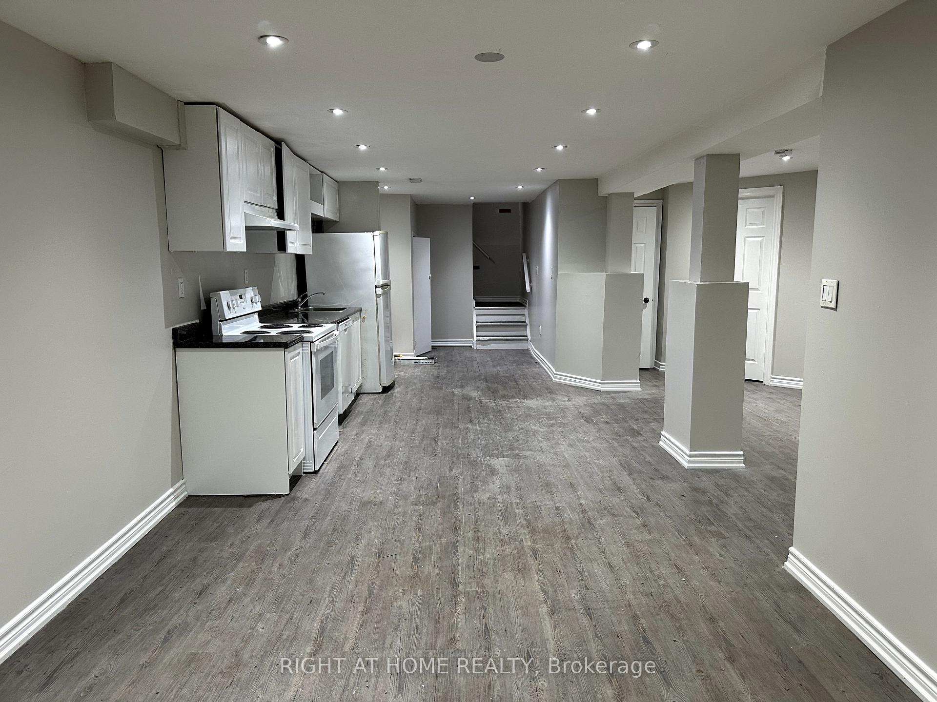 Photo 2 of 355 Dovedale Drive, Whitby, Downtown Whitby — HOMEH