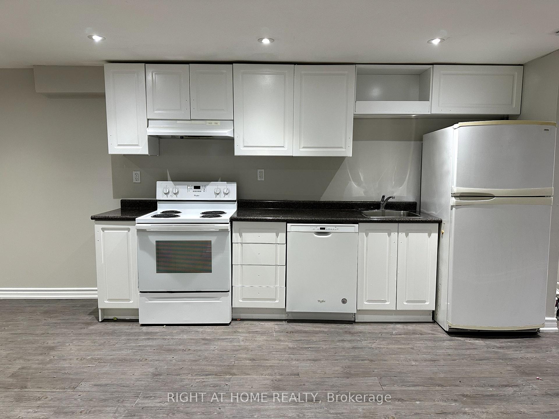 Photo 3 of 355 Dovedale Drive, Whitby, Downtown Whitby — HOMEH
