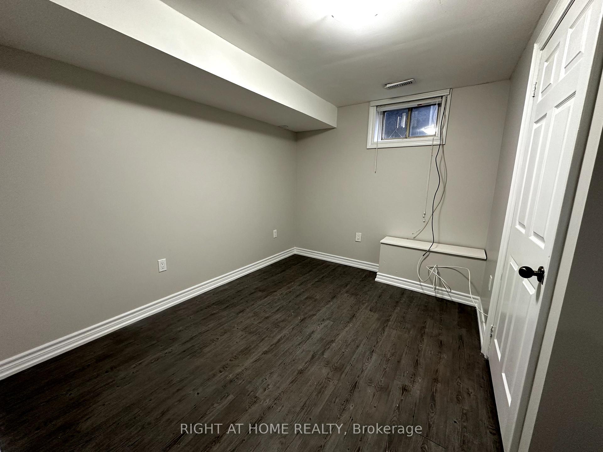 Photo 6 of 355 Dovedale Drive, Whitby, Downtown Whitby — HOMEH