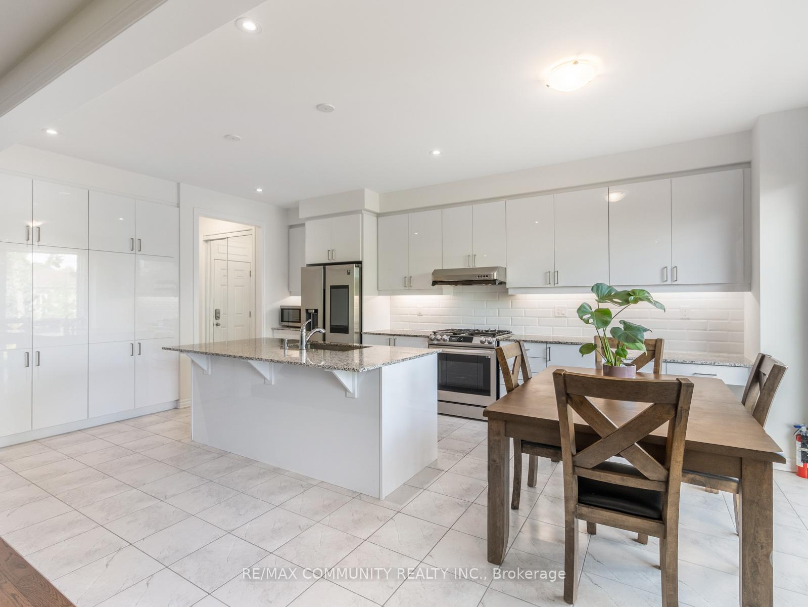 Photo 15 of 80 Barkerville Drive, Whitby, Lynde Creek — HOMEH