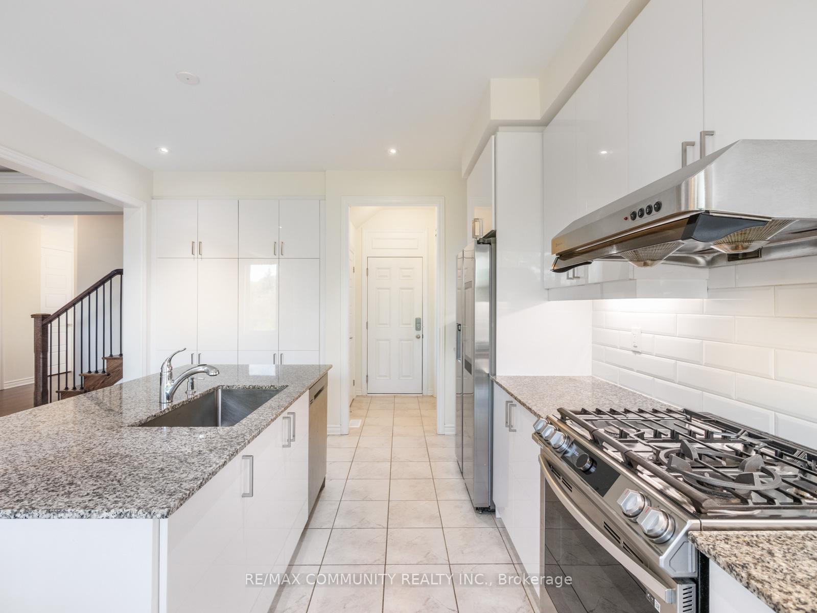 Photo 18 of 80 Barkerville Drive, Whitby, Lynde Creek — HOMEH
