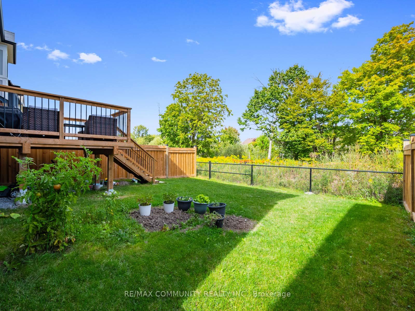 Photo 43 of 80 Barkerville Drive, Whitby, Lynde Creek — HOMEH