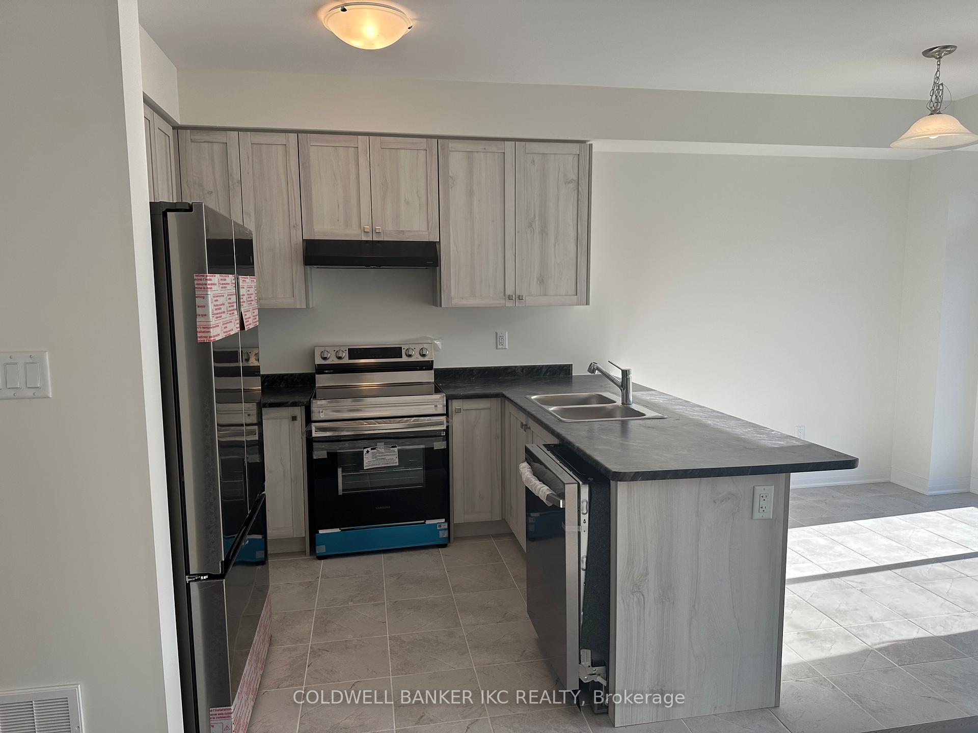 Photo 7 of 101 Masters Street, Welland, Dain City — HOMEH