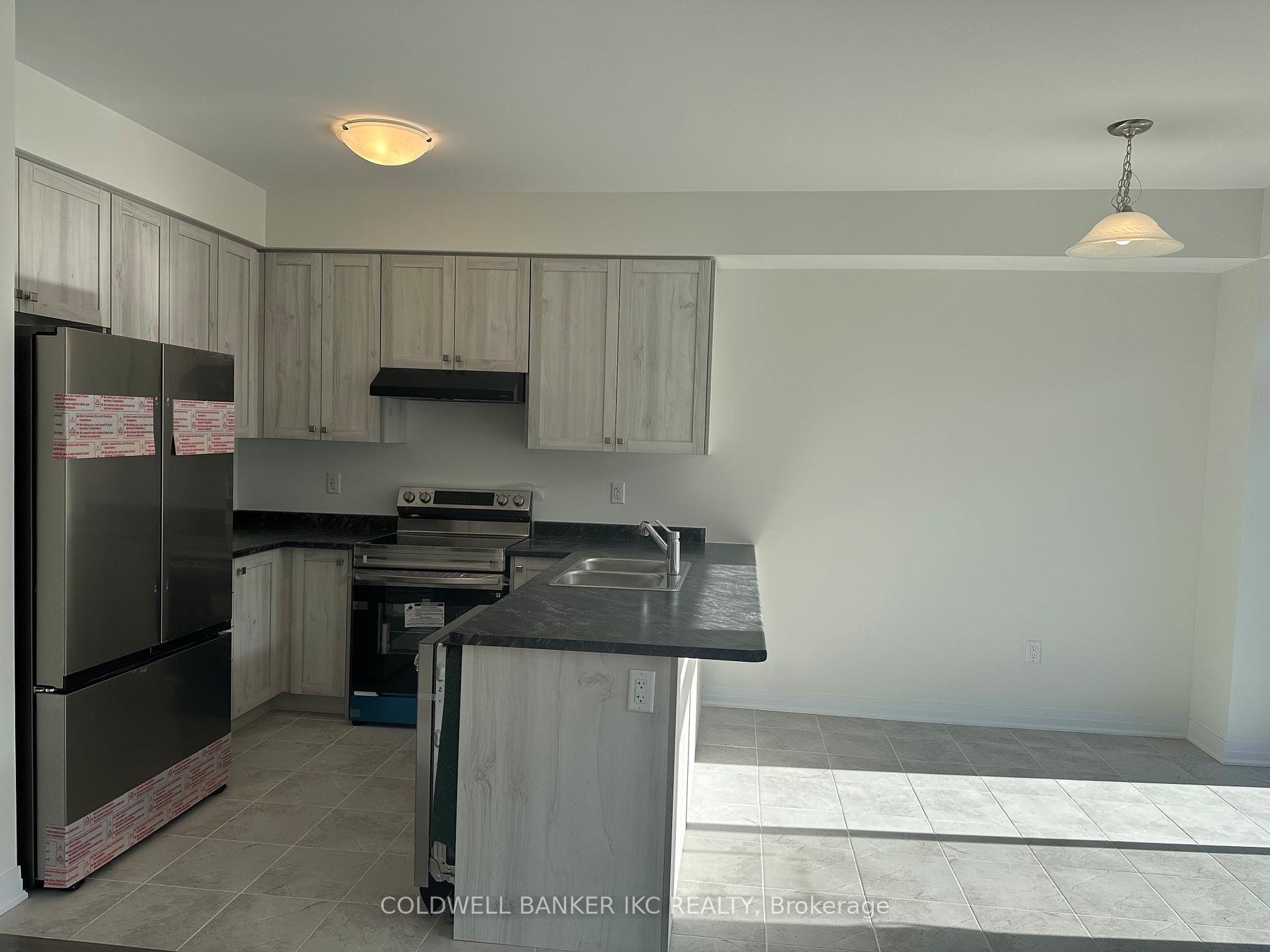Photo 9 of 101 Masters Street, Welland, Dain City — HOMEH