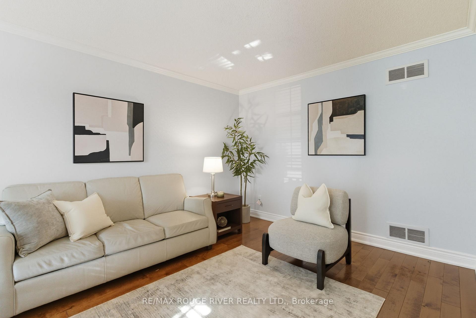 Photo 5 of 1 Broughton Court, Whitby, Pringle Creek — HOMEH