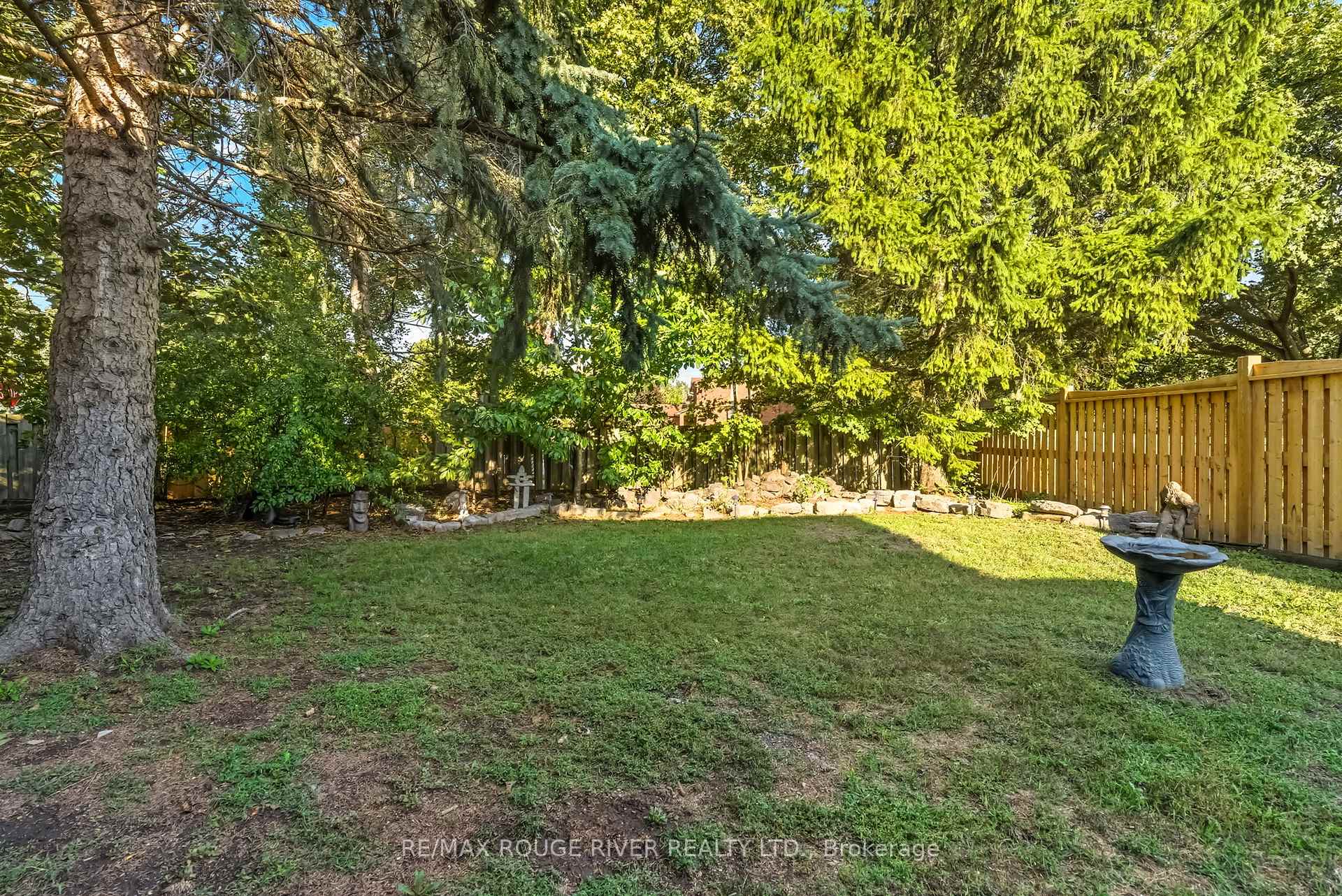 Photo 37 of 1 Broughton Court, Whitby, Pringle Creek — HOMEH