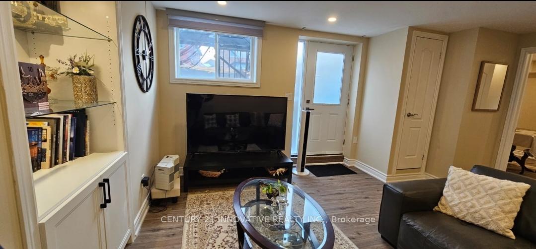 Photo 4 of 19 Darren Avenue, Whitby, Rolling Acres — HOMEH