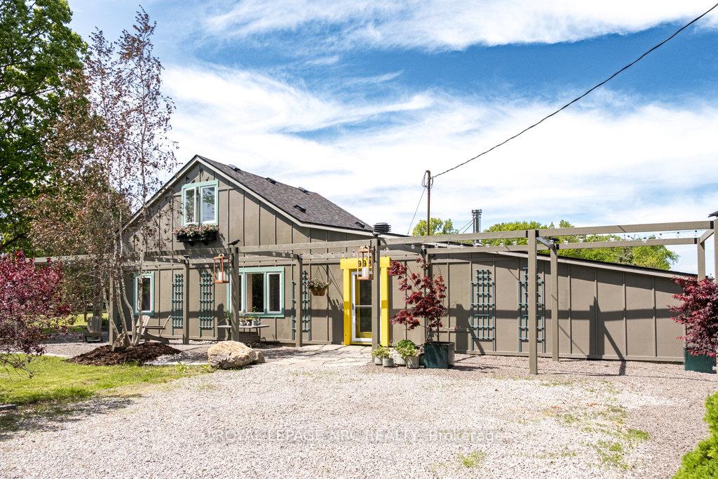 Photo 1 of 998 Ridge Road, Welland, Cooks Mills — HOMEH