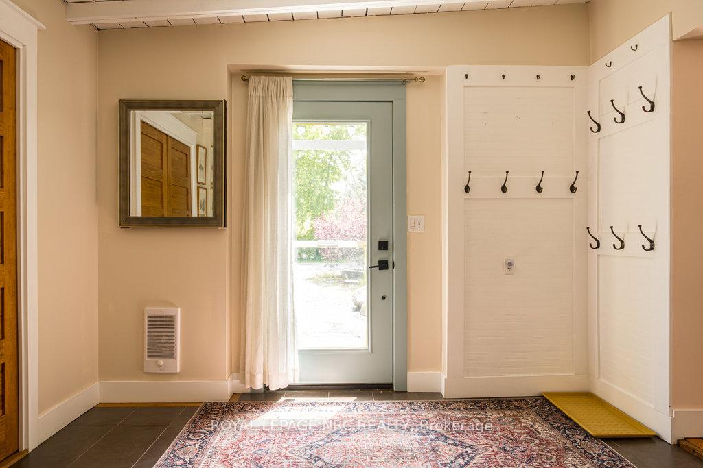 Photo 5 of 998 Ridge Road, Welland, Cooks Mills — HOMEH