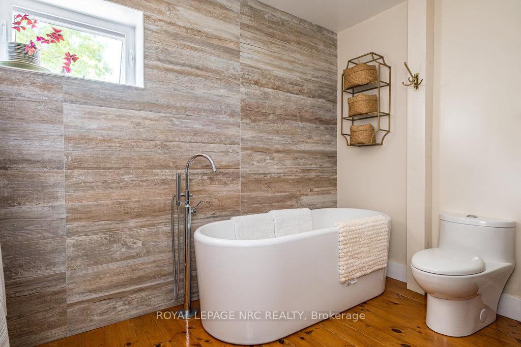 Photo 26 of 998 Ridge Road, Welland, Cooks Mills — HOMEH
