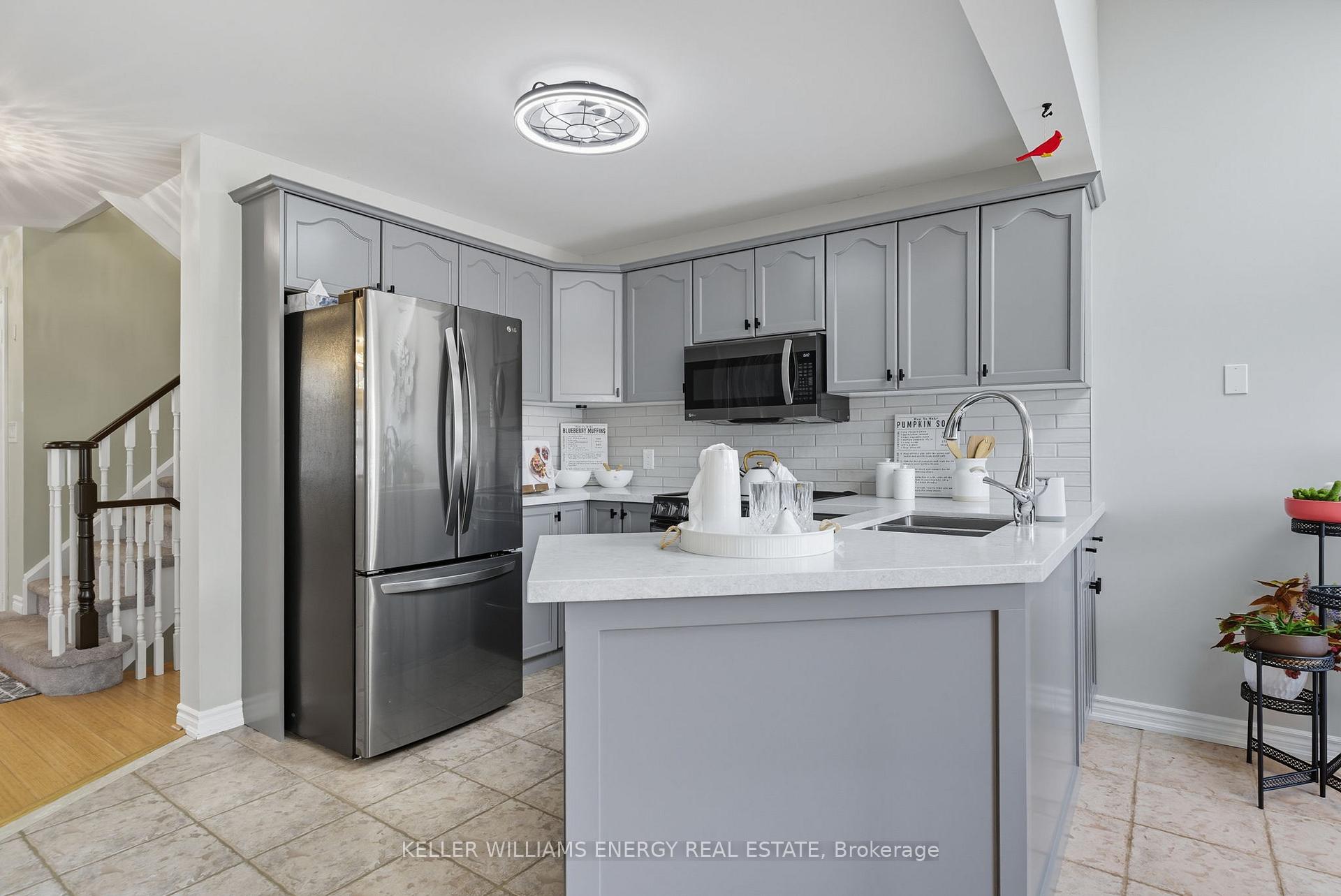 Photo 5 of 55 Thames Drive, Whitby, Rolling Acres — HOMEH
