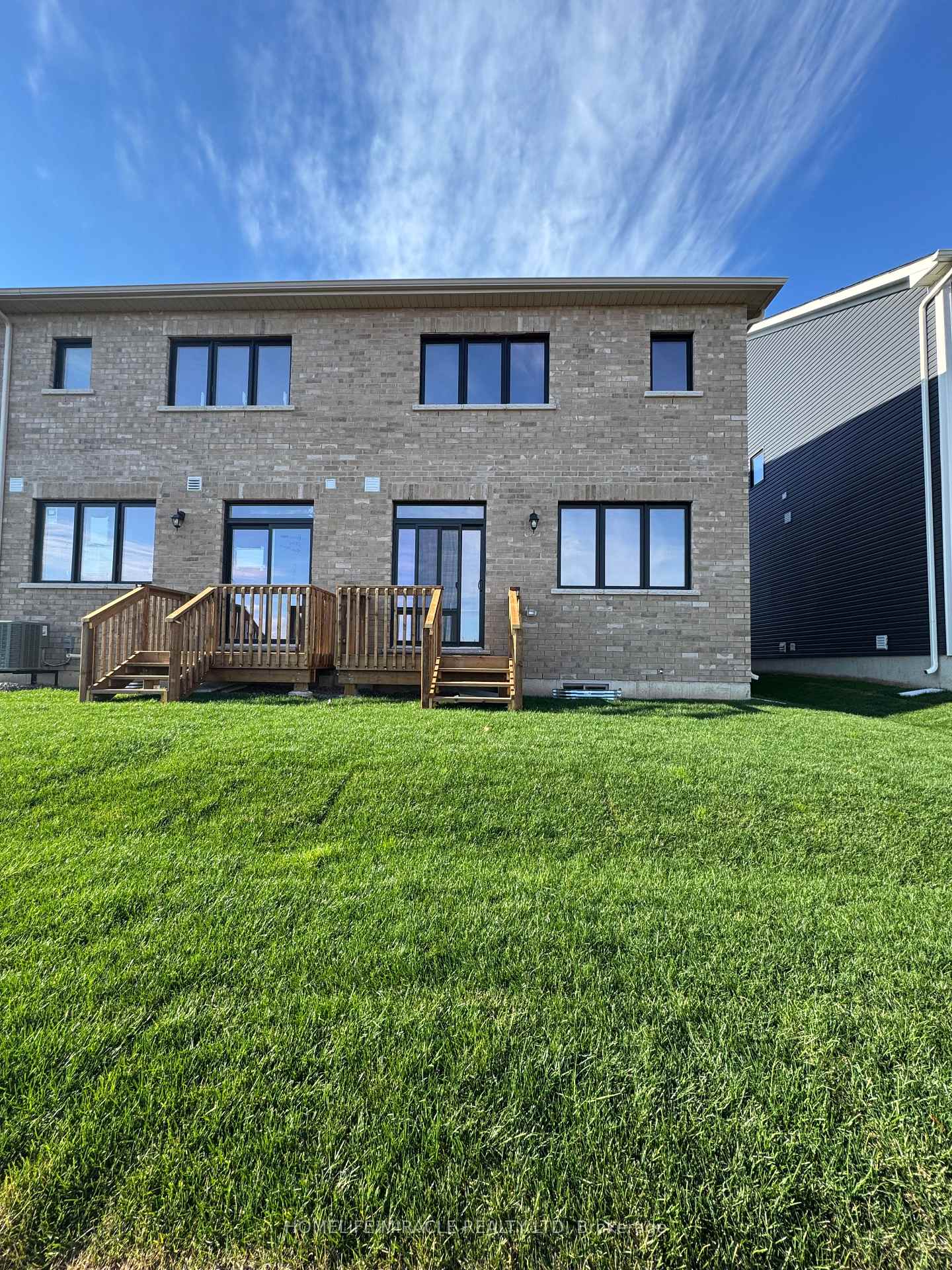 Photo 25 of 224 Port Crescent, Welland, Dain City — HOMEH