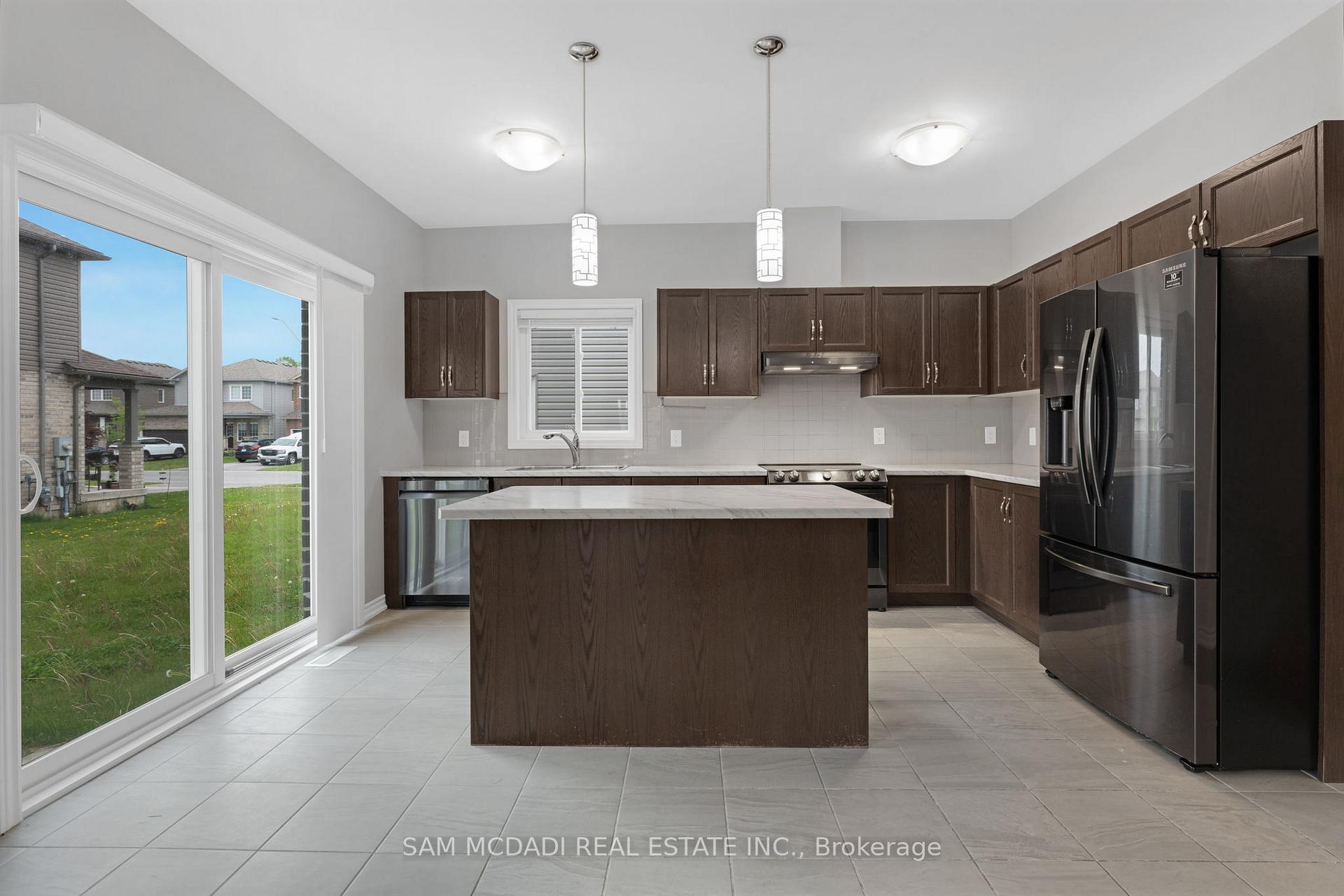 Photo 6 of 94 McCabe Avenue, Welland, Lincoln/Crowland — HOMEH